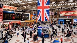 A Walk Through The London Victoria Station London England [upl. by Eibob]